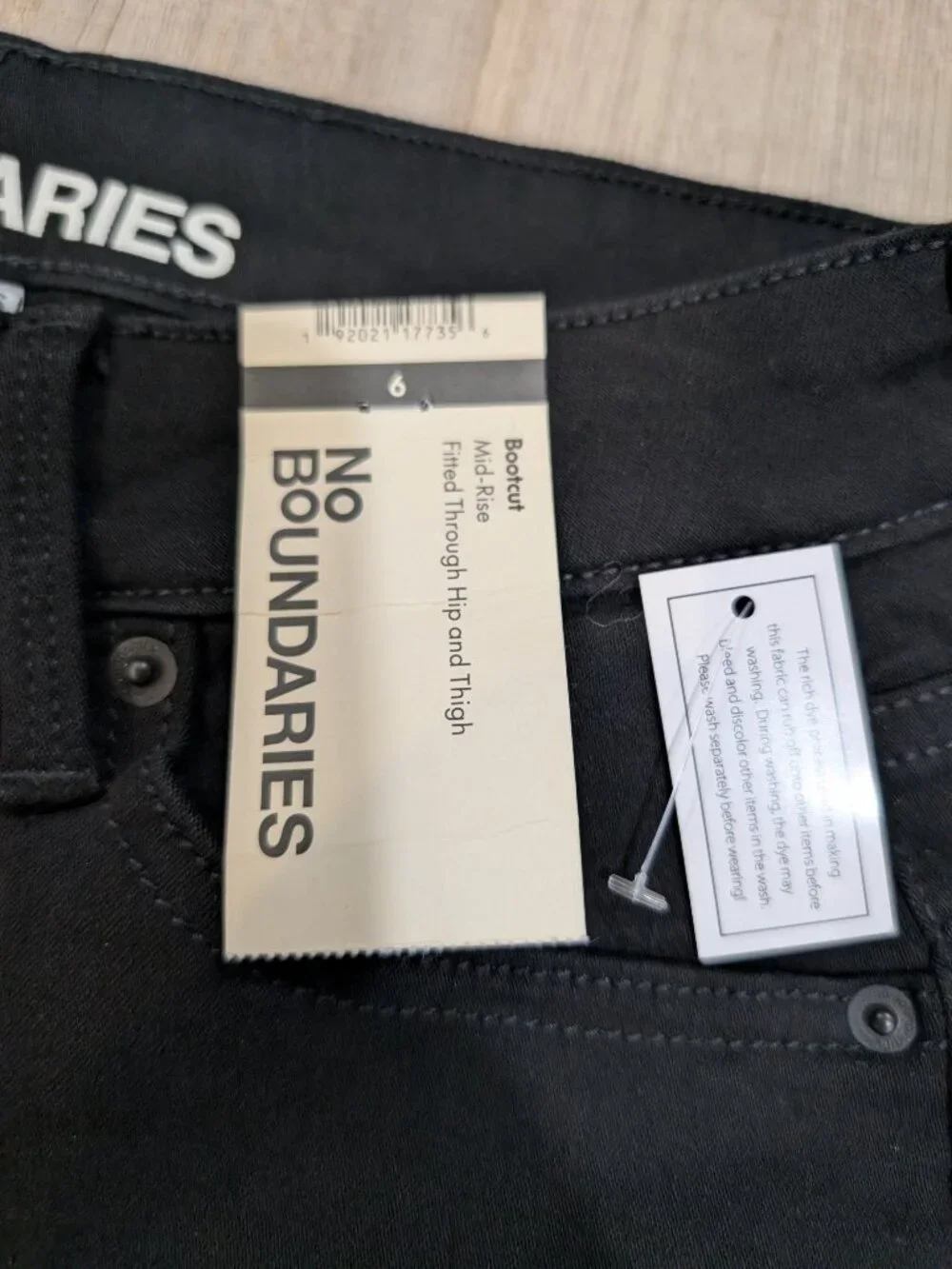 Bootcut Mid-rise Fitted Through Hip & Thigh - No Boundaries - Size 6 - Jeans - Picture 2 of 6